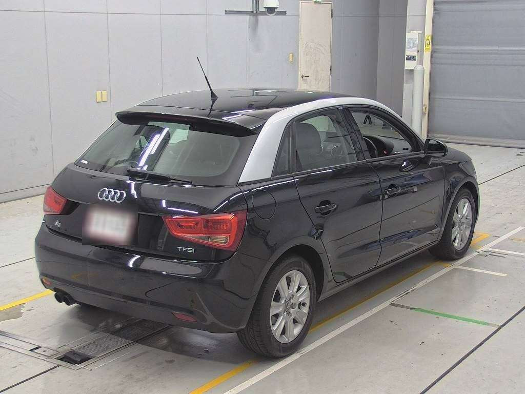 2013 Audi A1 Sportback 8XCAX[1]