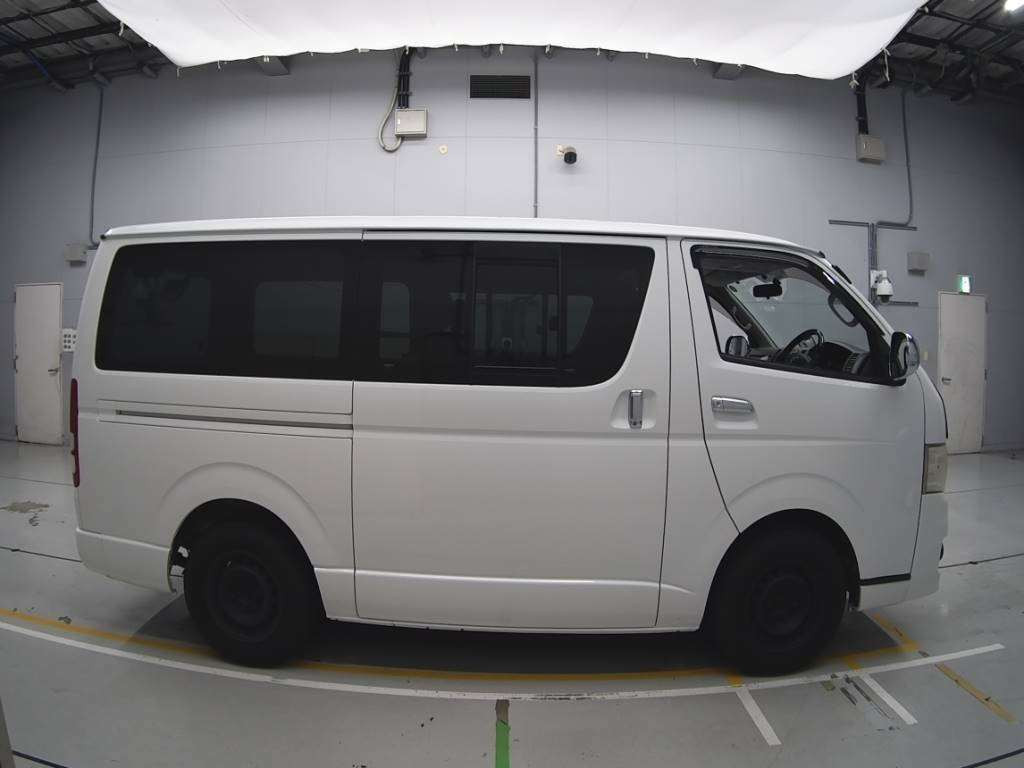 2010 Toyota Hiace Van TRH200V[2]