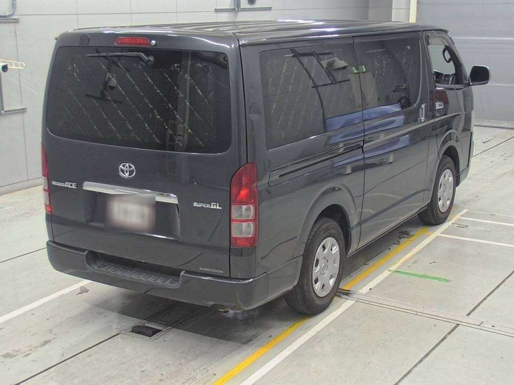 2007 Toyota Regiusace Van TRH200V[1]