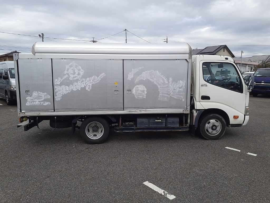 2015 Toyota Toyoace Truck XZC645[2]