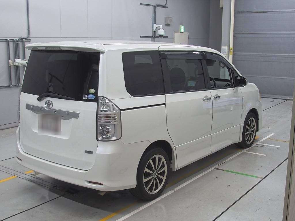 2008 Toyota Voxy ZRR70W[1]