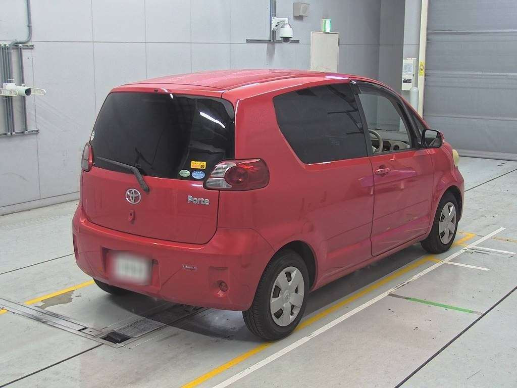 2010 Toyota Porte NNP10[1]