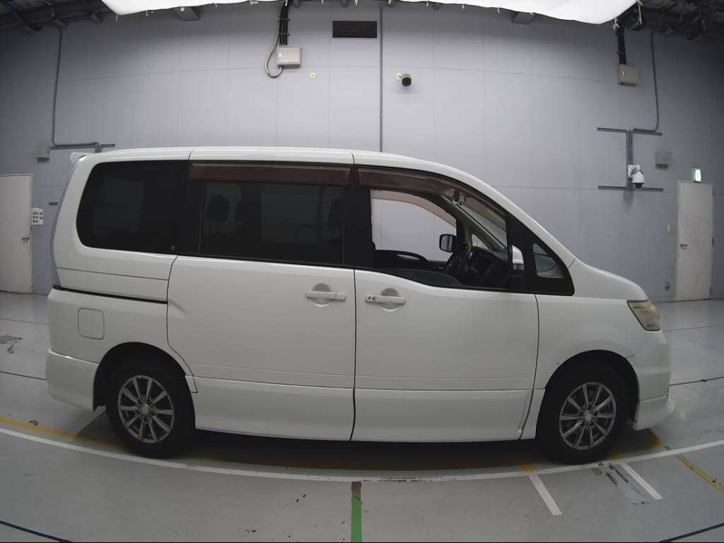 2009 Nissan Serena CC25[2]