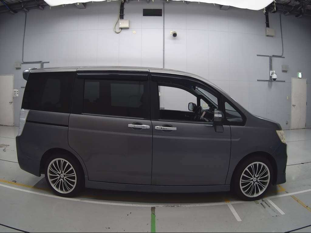 2012 Honda Step WGN Spada RK5[2]