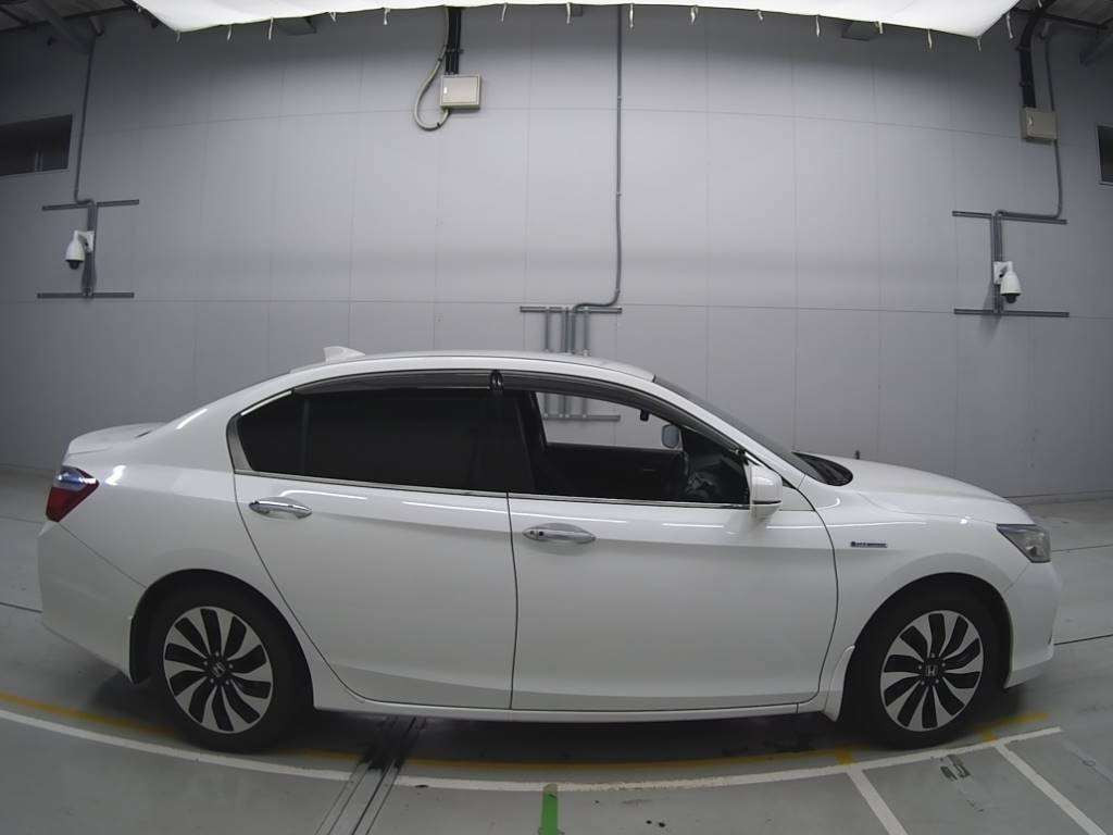 2013 Honda Accord Hybrid CR6[2]