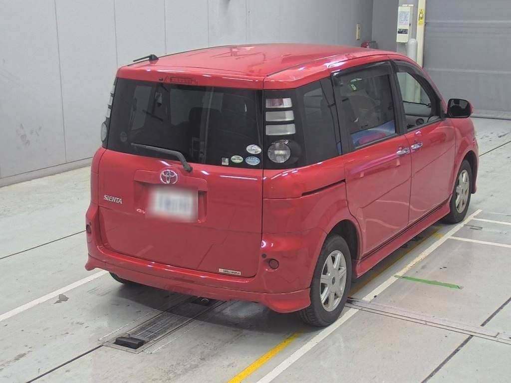 2010 Toyota Sienta NCP81G[1]