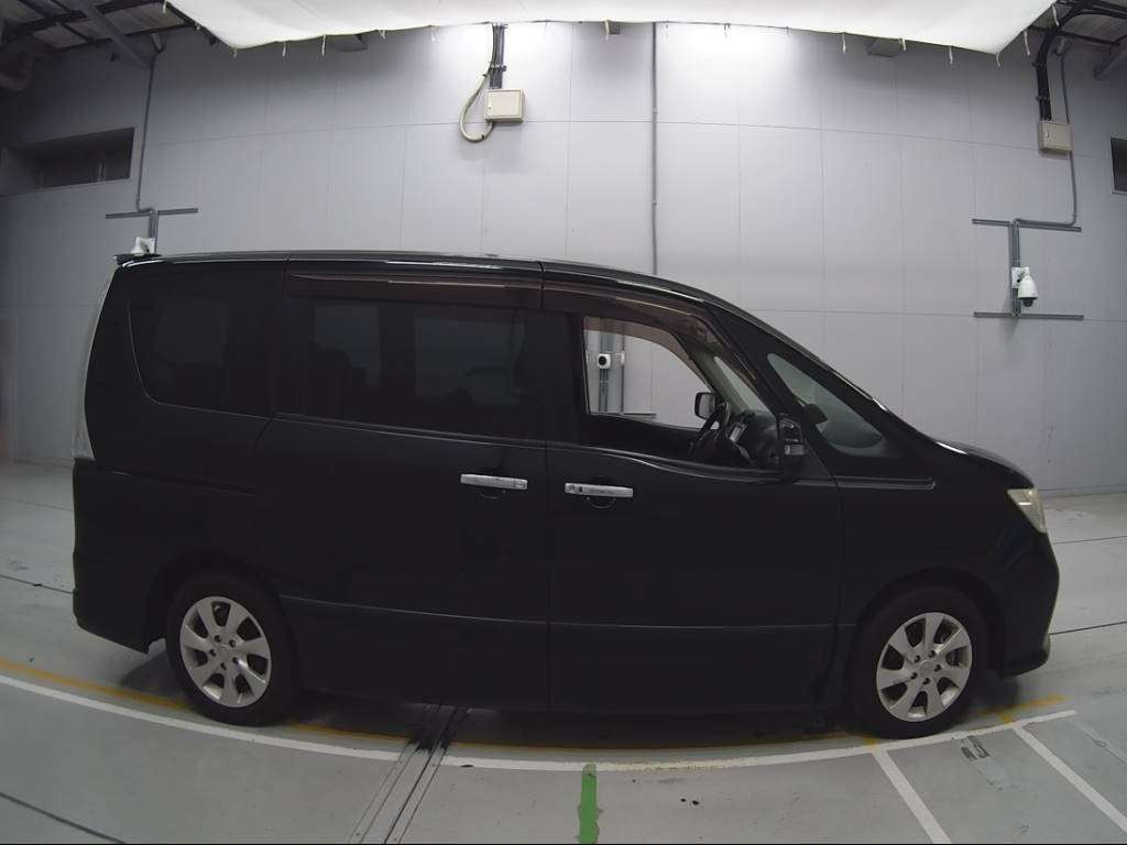 2011 Nissan Serena FC26[2]