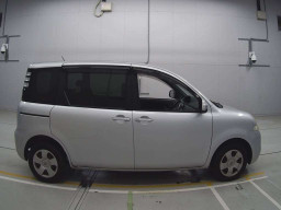 2009 Toyota Sienta