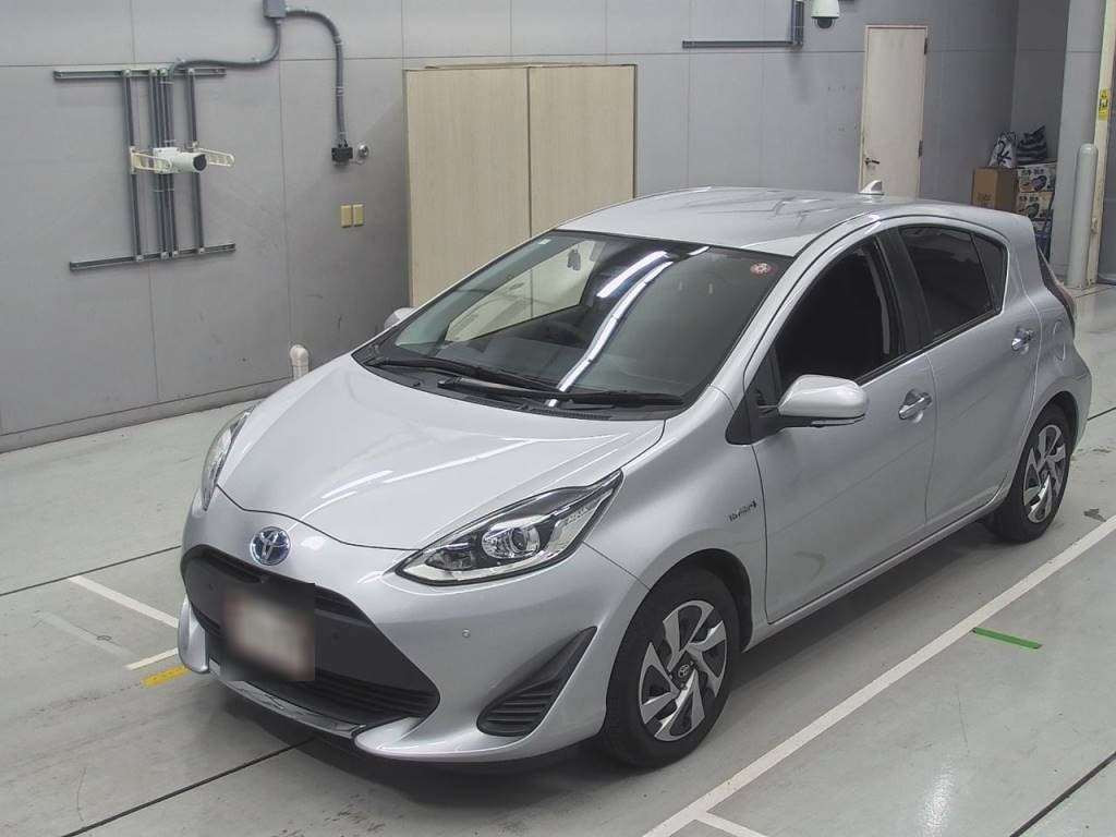 2019 Toyota Aqua NHP10[0]