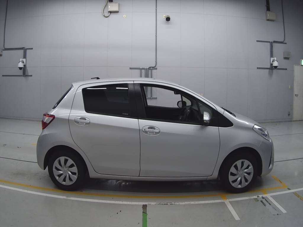 2018 Toyota Vitz KSP130[2]