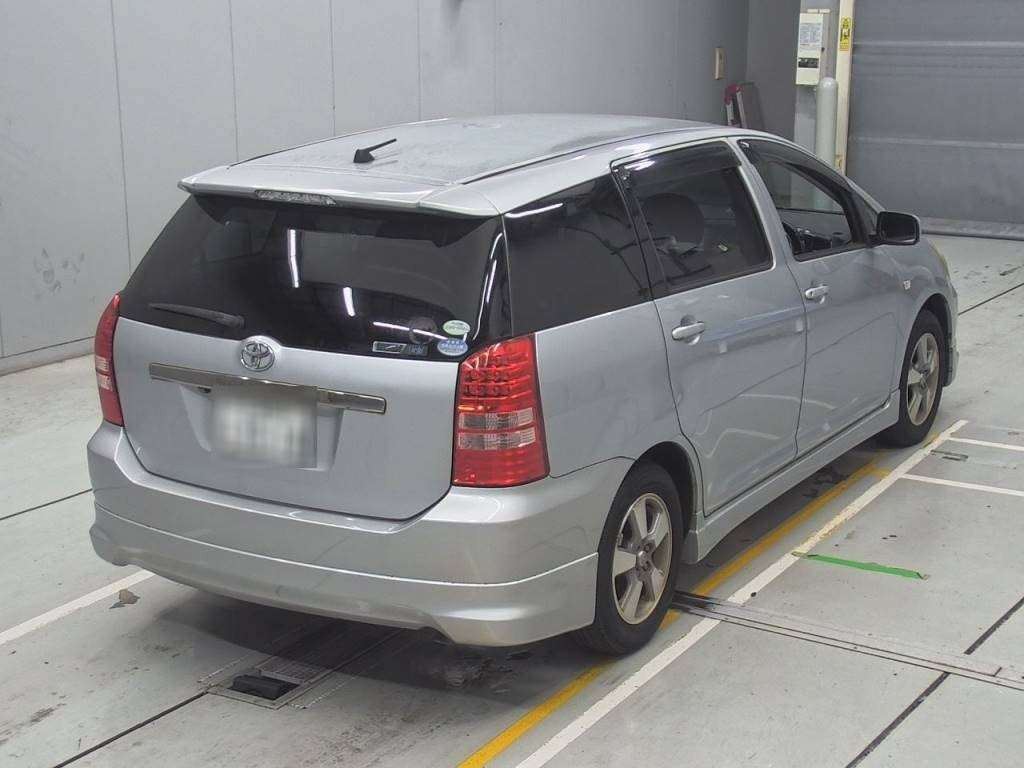 2004 Toyota Wish ZNE10G[1]