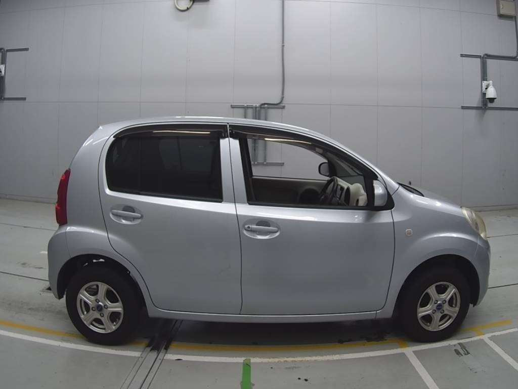 2013 Toyota Passo KGC30[2]