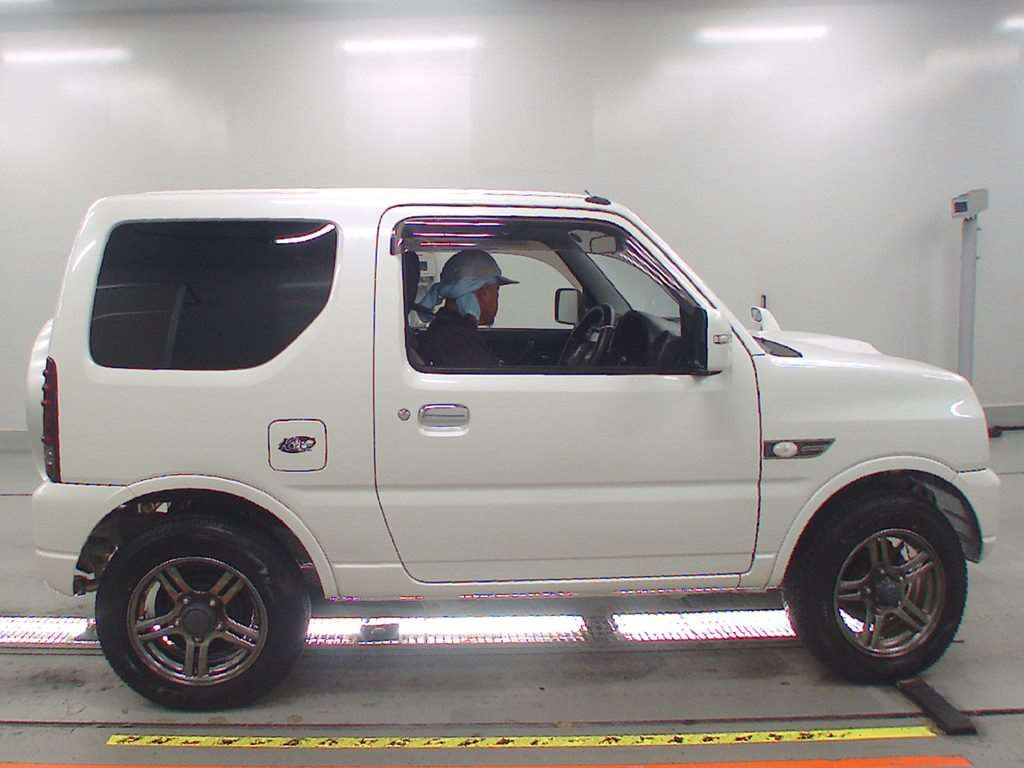 2015 Suzuki Jimny JB23W[2]