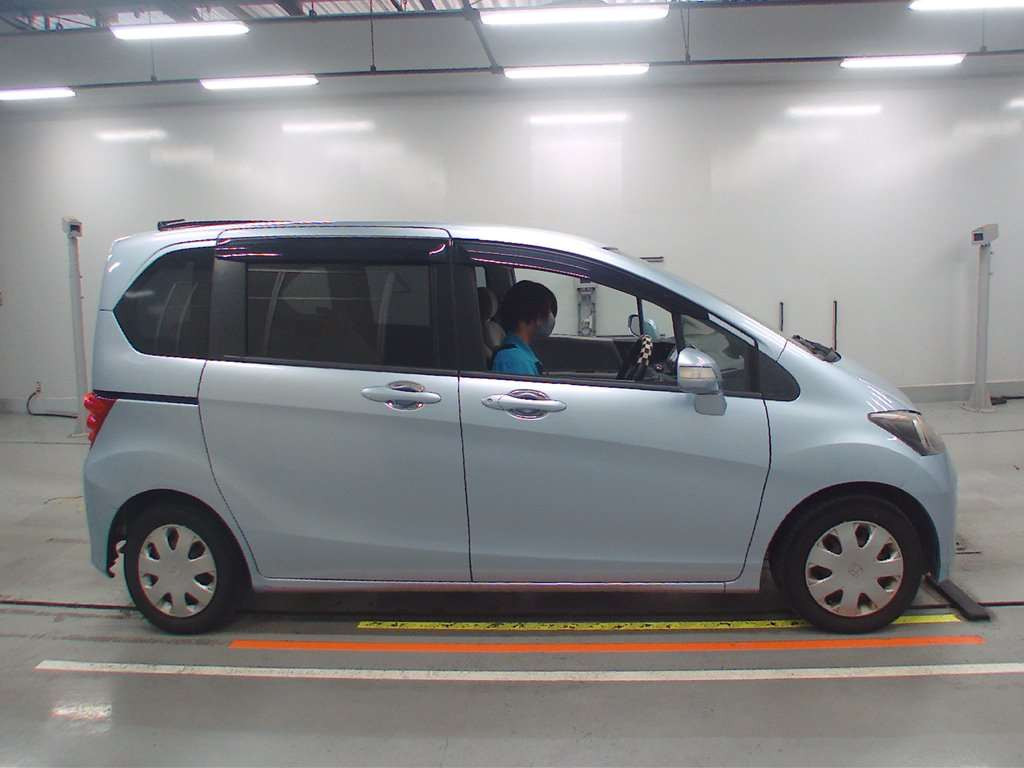 2009 Honda Freed GB3[2]