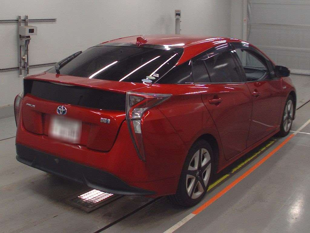 2016 Toyota Prius ZVW50[1]