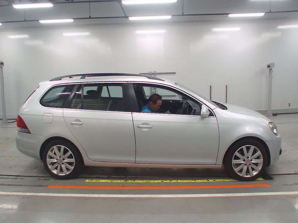 2010 Volkswagen Golf Variant 1KCAV[2]