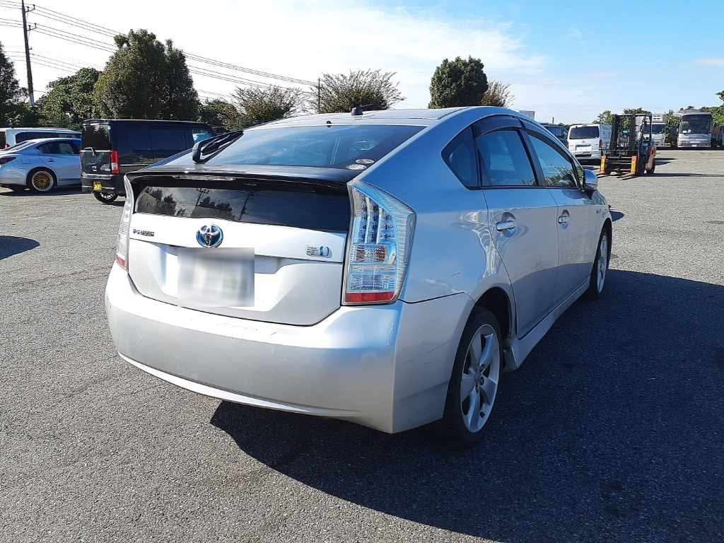 2010 Toyota Prius ZVW30[1]