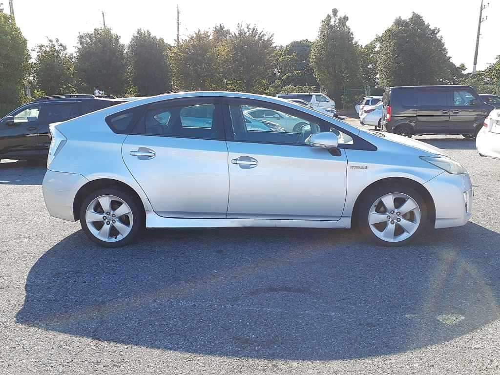 2010 Toyota Prius ZVW30[2]