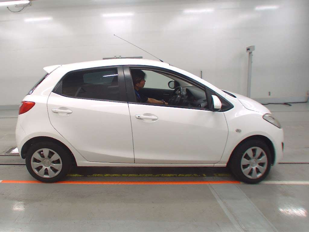 2014 Mazda Demio DE3FS[2]