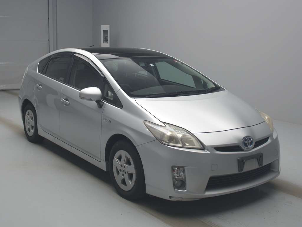 2010 Toyota Prius ZVW30[2]