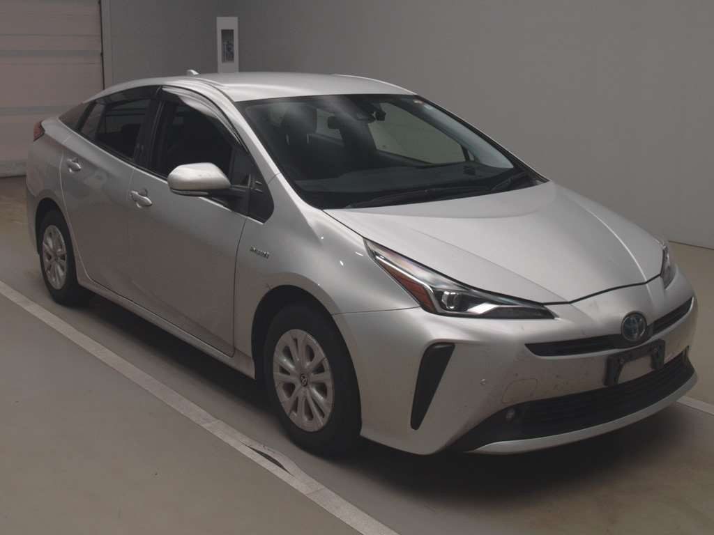 2019 Toyota Prius ZVW55[2]