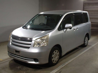 2010 Toyota Noah