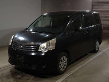 2013 Toyota Noah