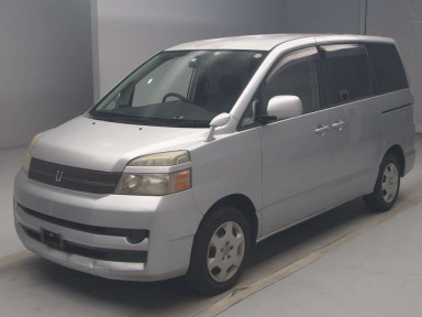 2005 Toyota Voxy