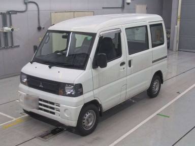 2012 Mitsubishi Minicab Van