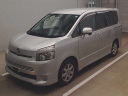 2008 Toyota Voxy