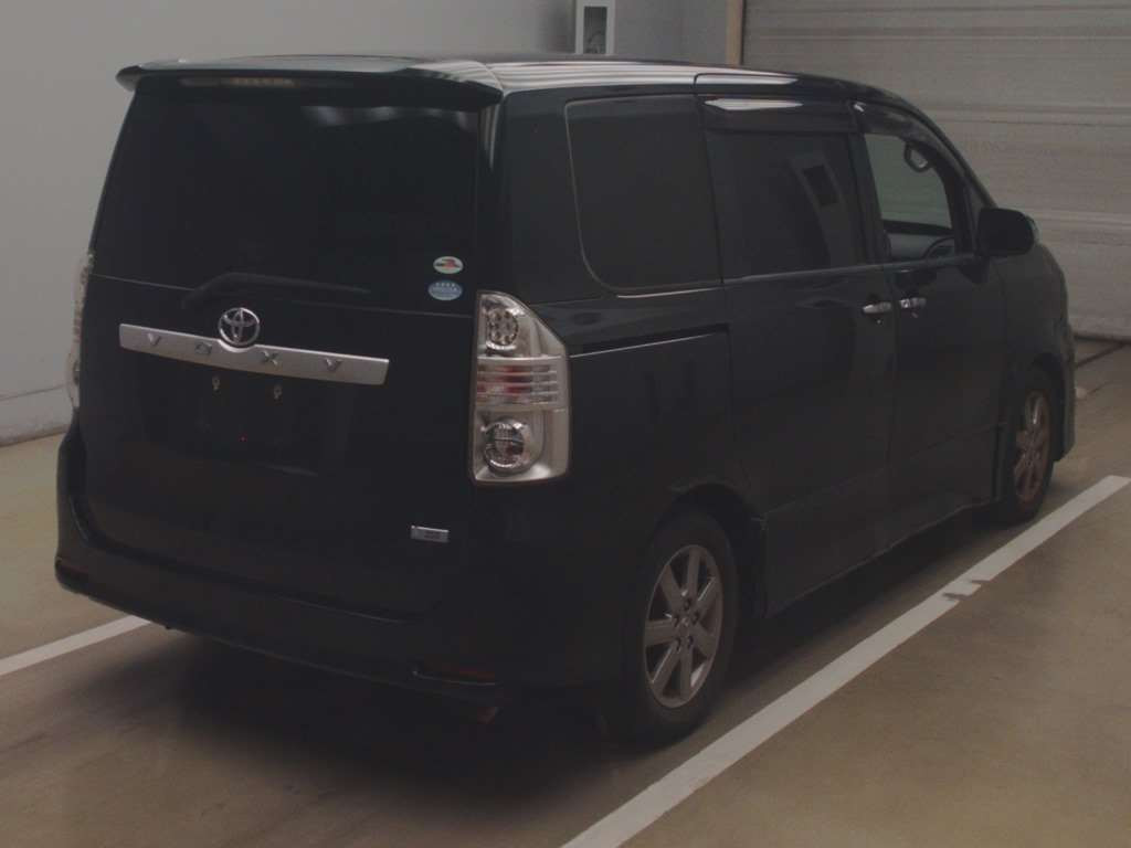 2010 Toyota Voxy ZRR70W[1]