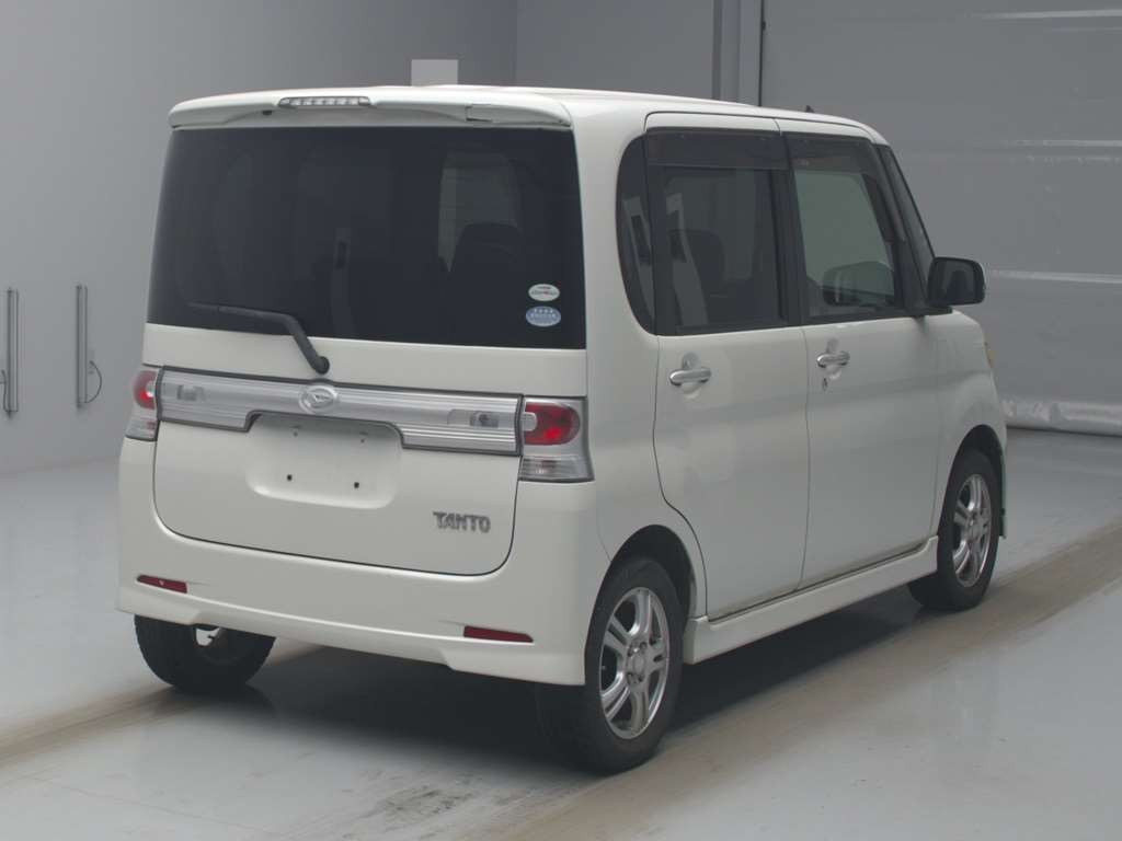 2009 Daihatsu Tanto L375S[1]