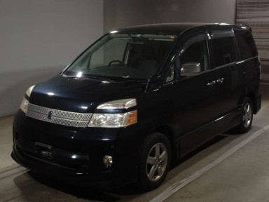 2005 Toyota Voxy