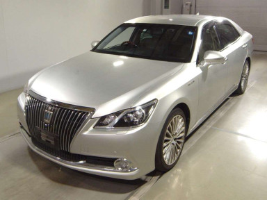 2013 Toyota Crown Majesta