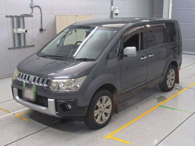 2013 Mitsubishi Delica D5