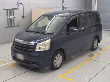 2007 Toyota Noah