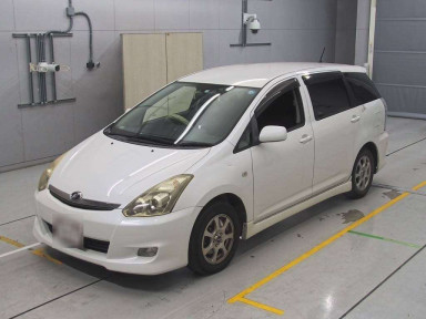 2005 Toyota Wish