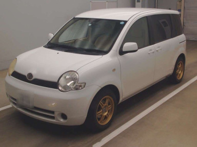 2003 Toyota Sienta