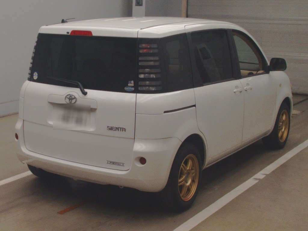 2003 Toyota Sienta NCP81G[1]