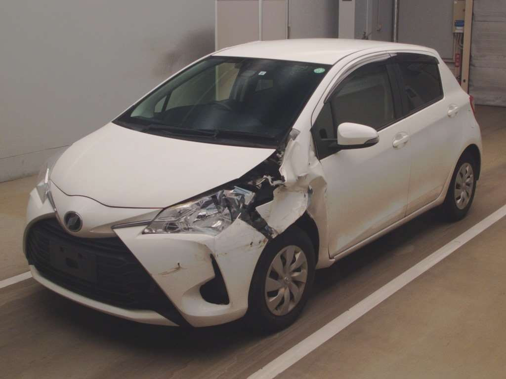 2017 Toyota Vitz NSP130[0]