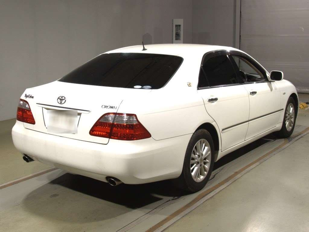 2005 Toyota Crown GRS182[1]