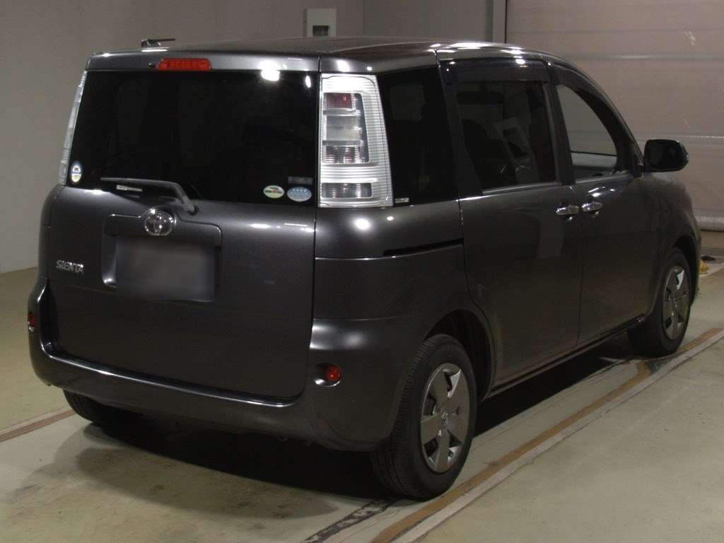 2011 Toyota Sienta NCP81G[1]