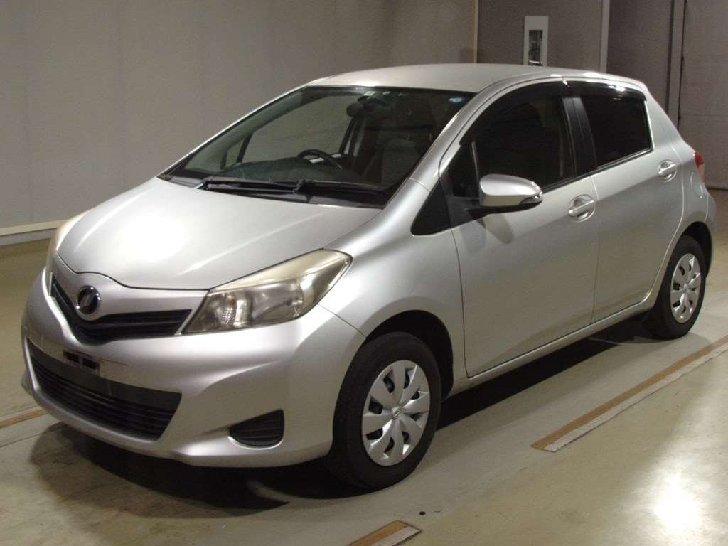 2013 Toyota Vitz NSP135[0]