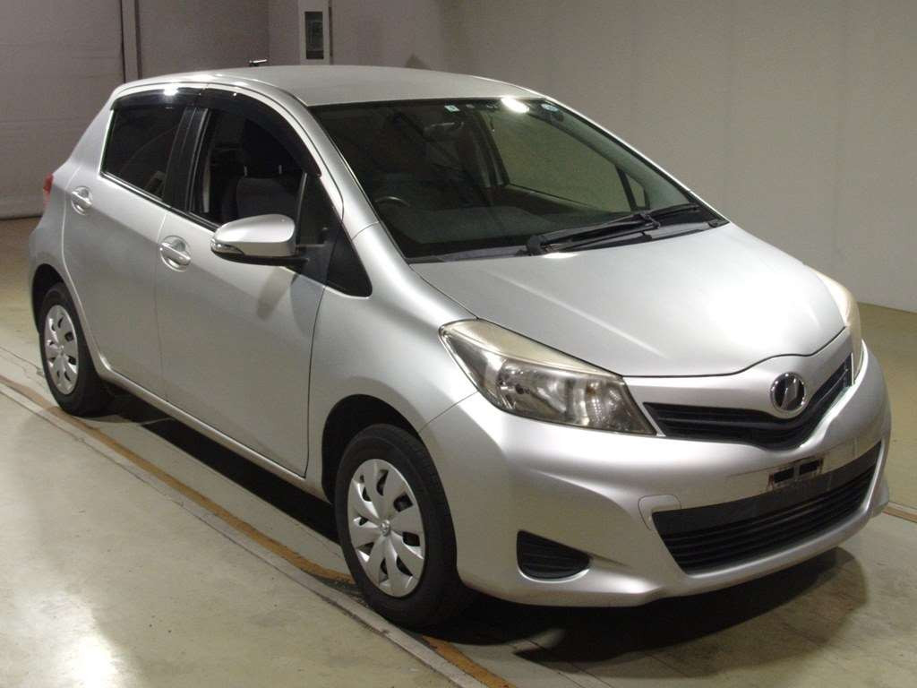 2013 Toyota Vitz NSP135[2]