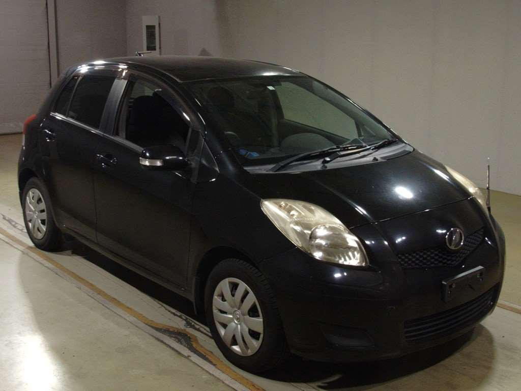 2010 Toyota Vitz KSP90[2]