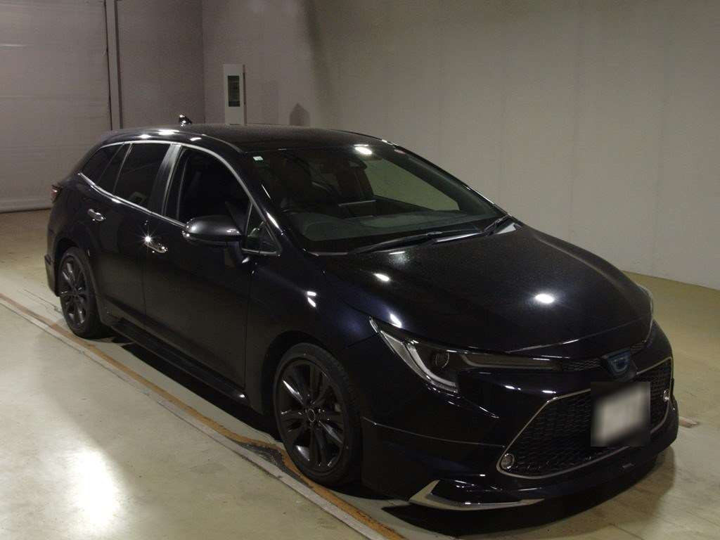 2020 Toyota Corolla Touring Wagon ZWE211W[2]