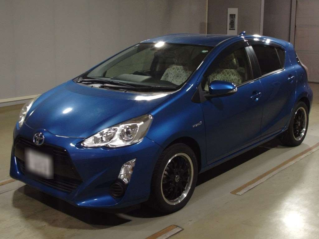 2015 Toyota Aqua NHP10[0]