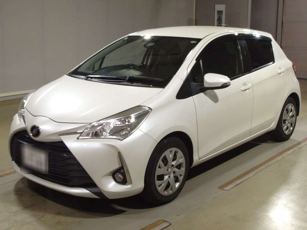 2017 Toyota Vitz NSP130[0]