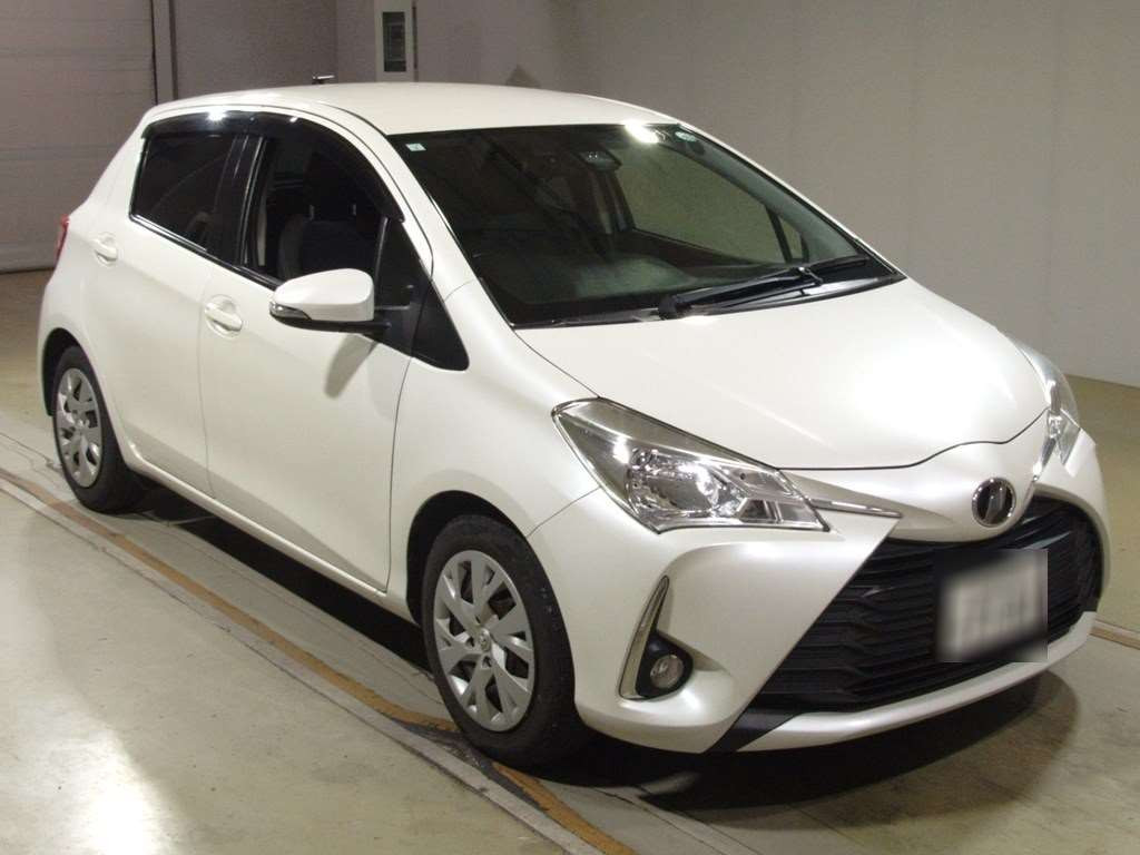 2017 Toyota Vitz NSP130[2]