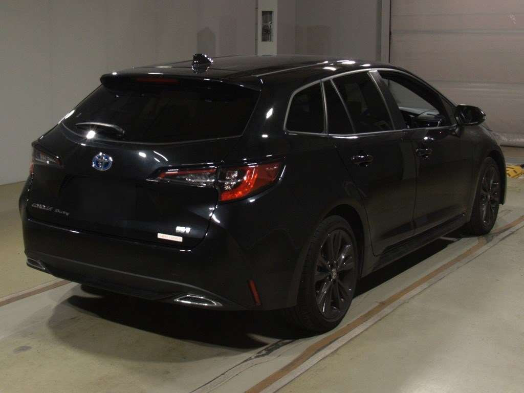 2022 Toyota Corolla Touring Wagon ZWE211W[1]